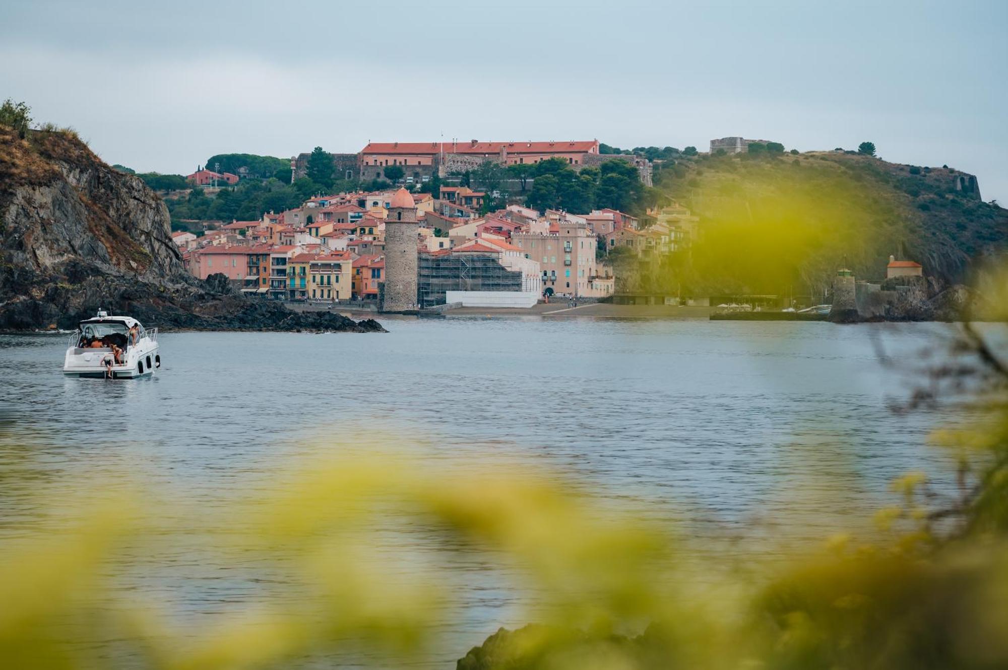 Splendide Appartement Climatise Avec Vue Sur Mer Et Clocher - Parking Et Wifi Collioure Bagian luar foto